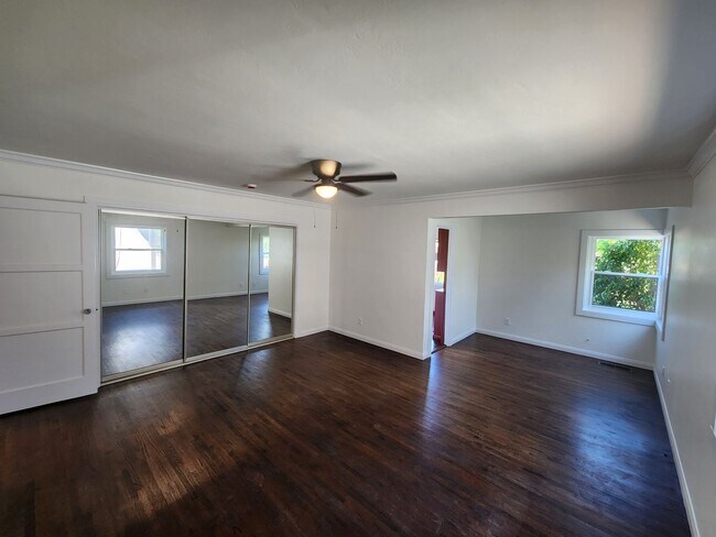 Building Photo - 4950 Rosehedge Dr