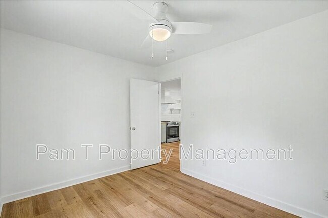 Building Photo - 106 Holcomb St