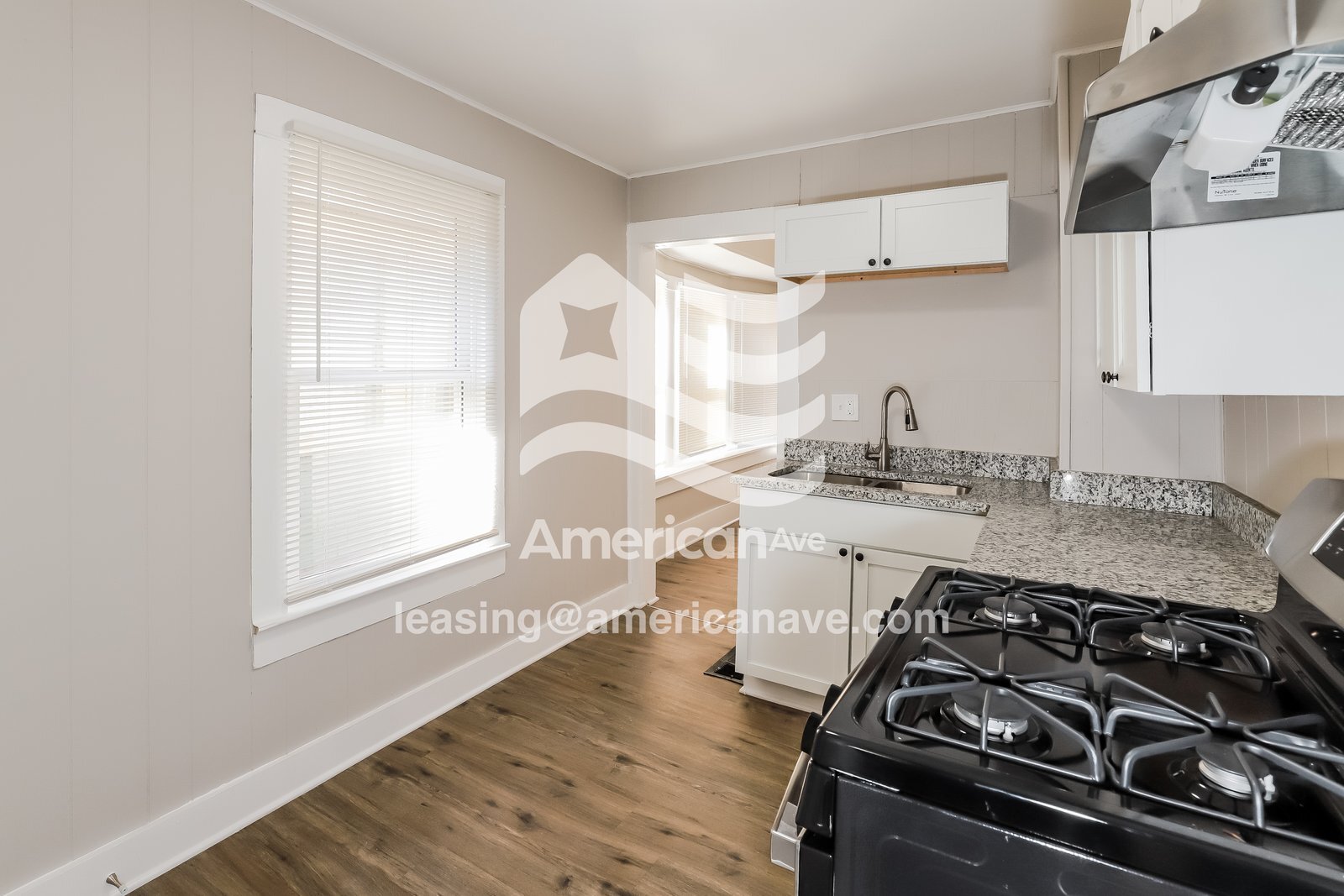 Building Photo - 2933 Park Ave