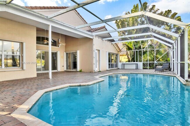 Building Photo - 1553 SW 189th Ave