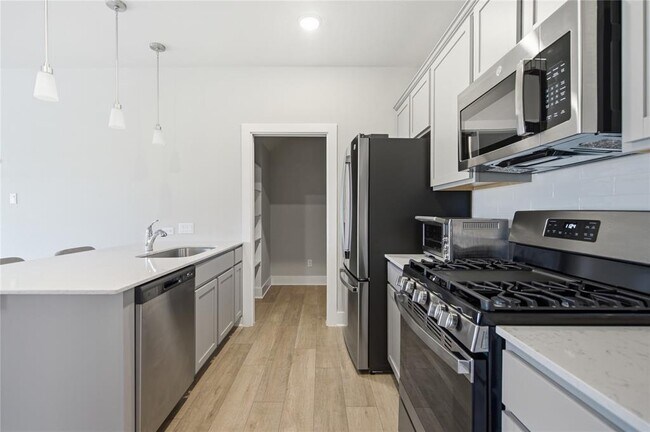 Building Photo - 135A Pinnacle Ln