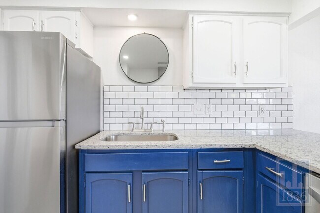 Building Photo - 2009 Sandberg Dr