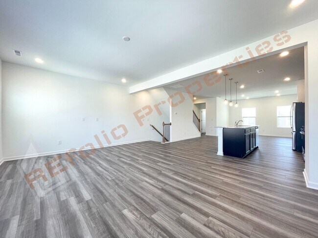 Building Photo - Brand New 3 Story 4 bedroom, 3.5 bathroom ...