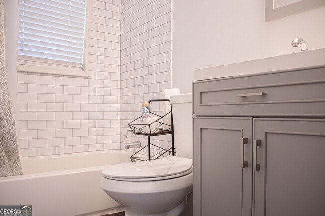 Building Photo - 444 Sunset Ave NW