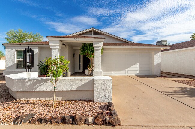 Primary Photo - 303 W Fellars Dr