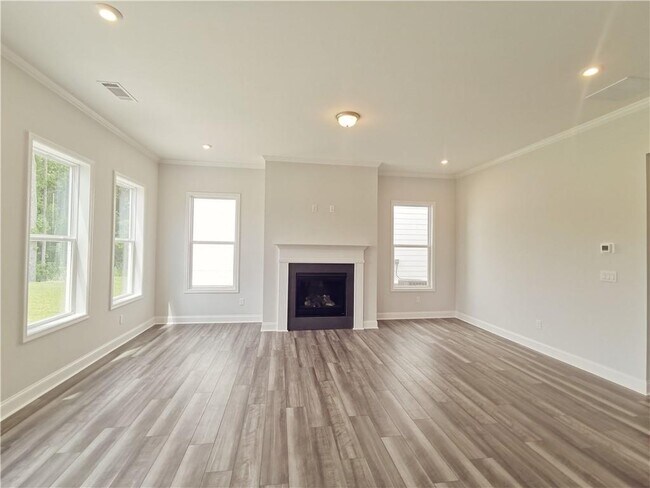 Building Photo - 2665 Whistler Wy NE