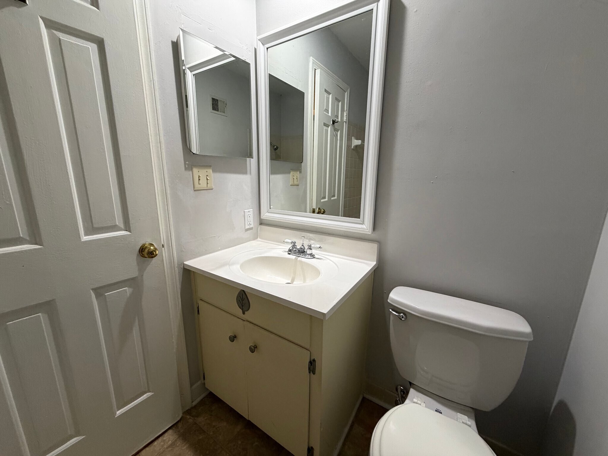 Building Photo - 6138 E 129 St