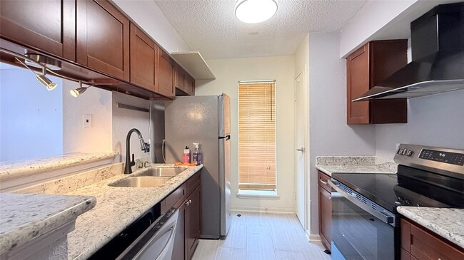 Building Photo - 2120 El Paseo St