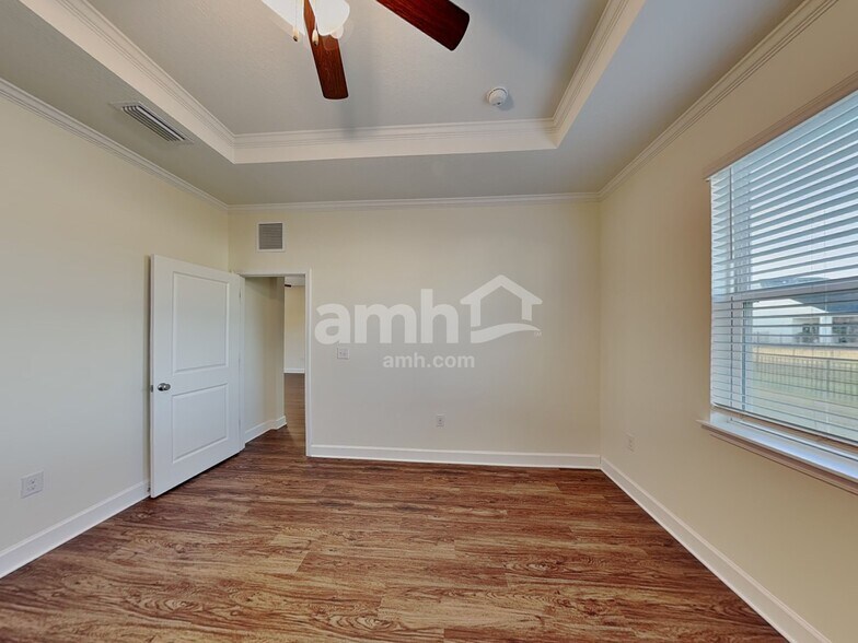 Building Photo - 524 Pine Terrace Dr