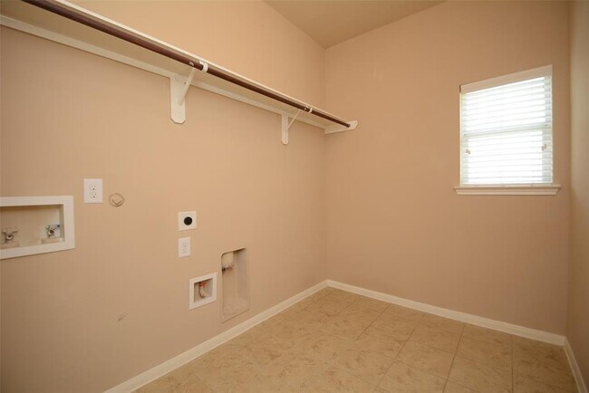 Building Photo - 21711 Tinsley Trails