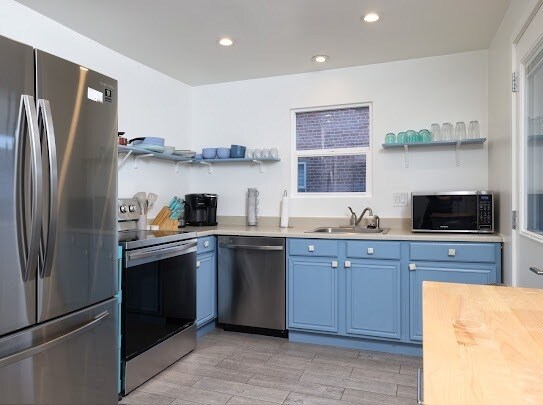 Building Photo - 2039 E 8th St