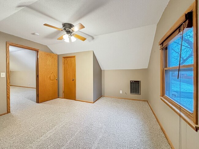 Building Photo - 303 Monroe Ave S