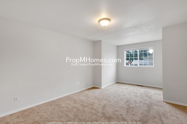 Building Photo - Three Bedroom Aloha Home with Park-Like Backyard!