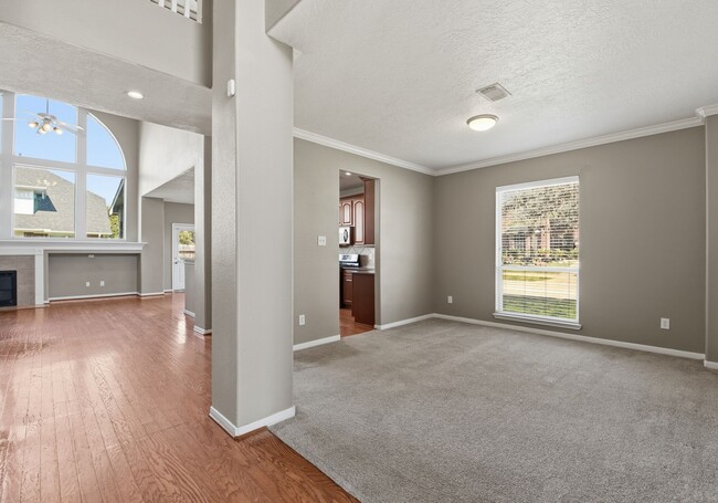 Building Photo - 13902 Oneida Ct