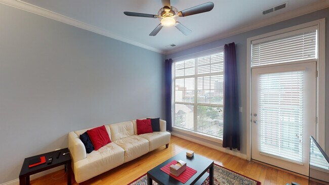 Building Photo - 252 Stetson St