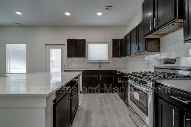 Building Photo - 7901 NW 135th Terrace