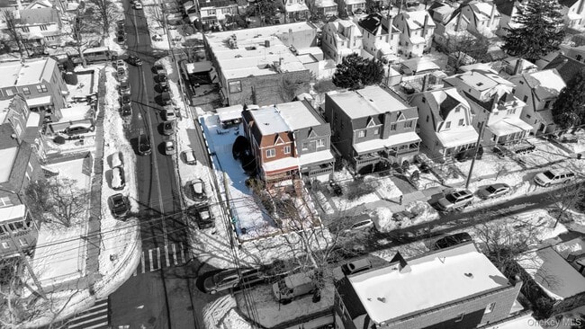 Building Photo - 1701 Burnett St