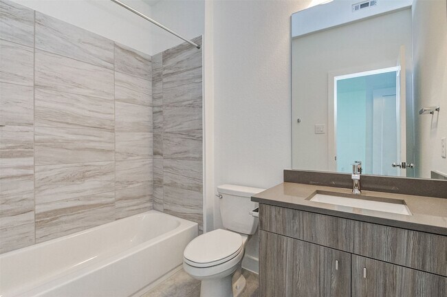 Building Photo - 482 S Centro Cir