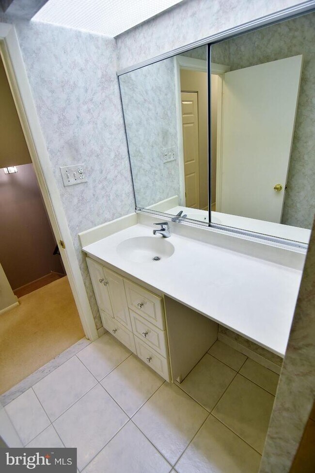 Building Photo - 21 Twin Brooks Dr