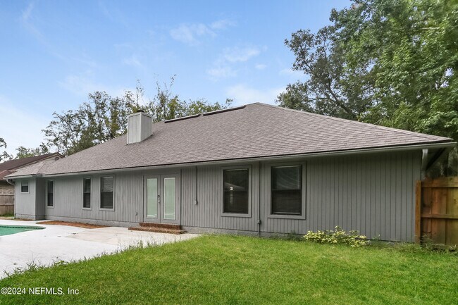 Building Photo - 533 Majestic Wood Dr