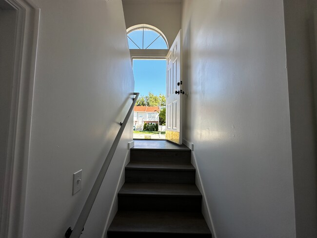 Building Photo - Charming 3-Bedroom Home for Rent in a Tranquil Neighborhood