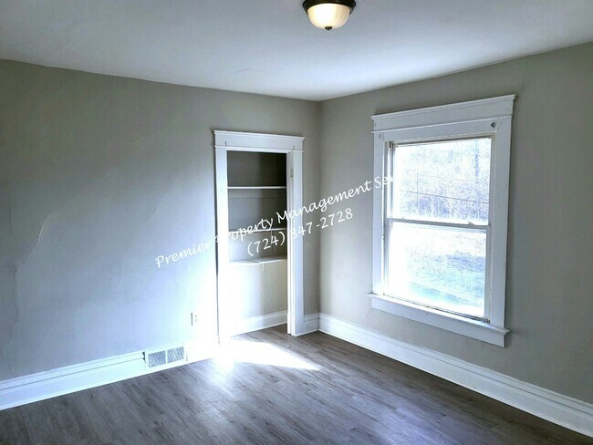 Building Photo - 705 Chestnut St