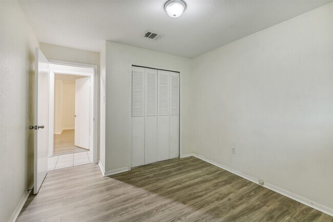 Building Photo - 19334 Wood Village Ln