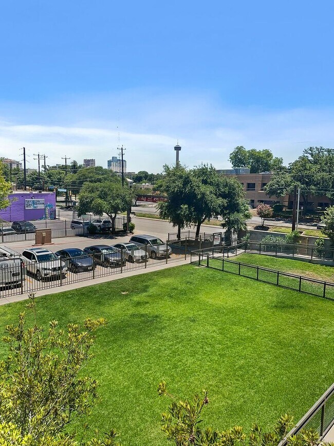 Building Photo - Modern Downtown Condo with Stunning City V...