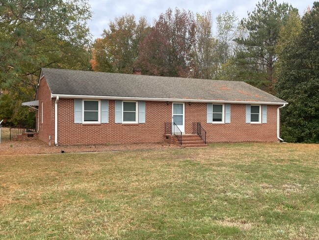 Primary Photo - Well Maintained brick ranch home