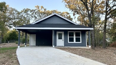 Building Photo - 7130 Shawnee Cir