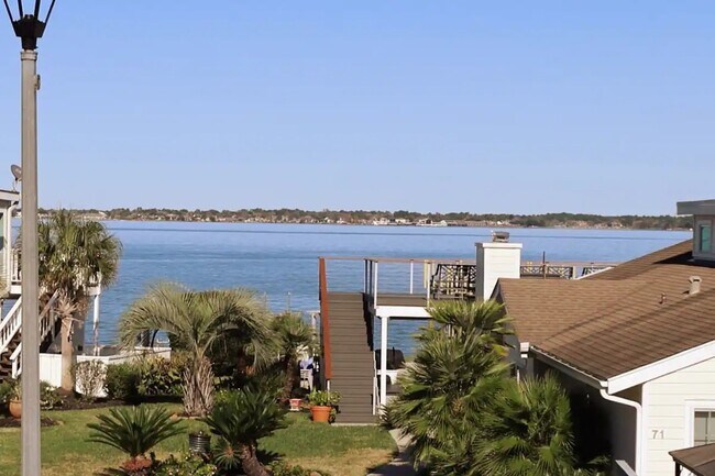 Building Photo - 88 Lakeview Village