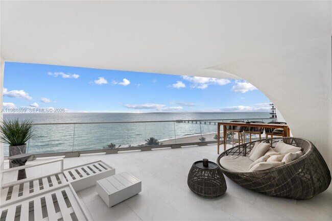 Building Photo - 16901 Collins Ave