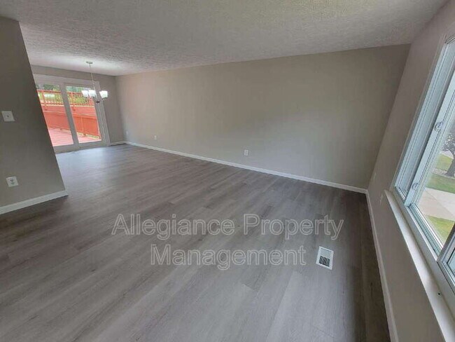 Building Photo - 7598 Springfield Hills Dr