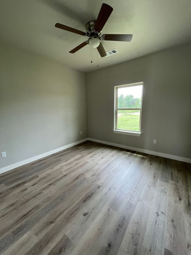 Building Photo - Cozy 3 bed, 2 bath close to Choctaw Casino