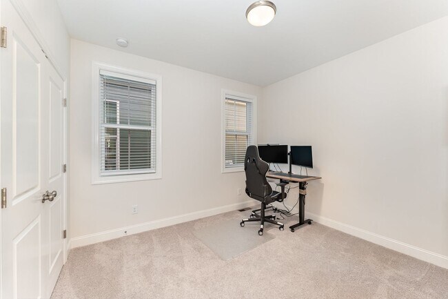 Building Photo - Contemporary 3 Bed, 2 Bath Ranch in Briar ...