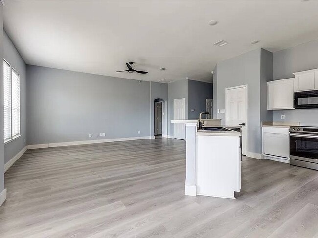 Building Photo - 2136 Erika Ln