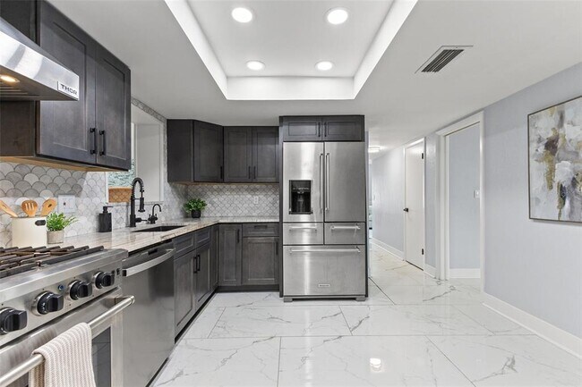 Building Photo - 4000 14th Way NE