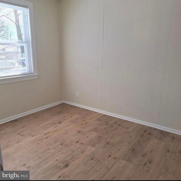 Building Photo - 403 Trenton Ct