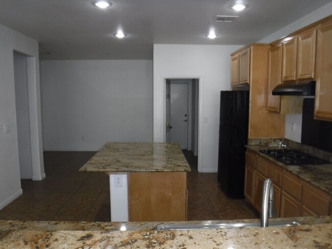 Building Photo - 2 STORY 5 BEDROOM HOME WITH BONUS ROOM UPSTAIRS, GRANITE KITCHEN COUNTERTOPS