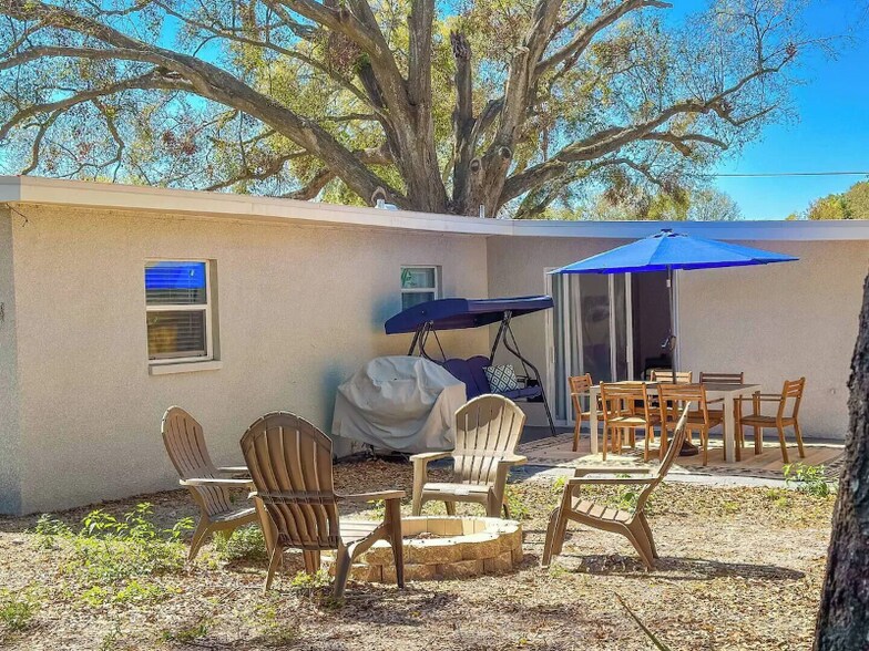 Building Photo - 8911 Oren Ave