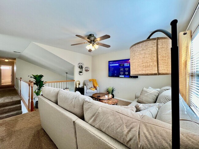 Building Photo - Large executive home in pool community Mason, Oh