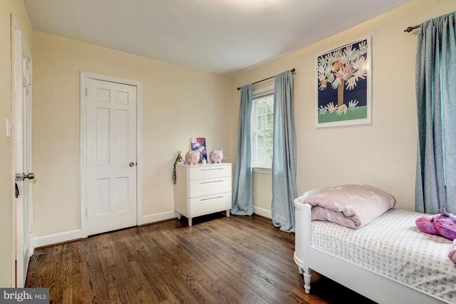 Building Photo - 5724 27th St NW