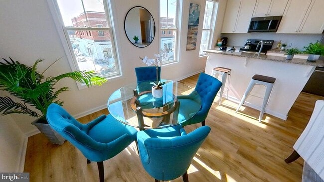 Building Photo - 801 Mapleton Ave