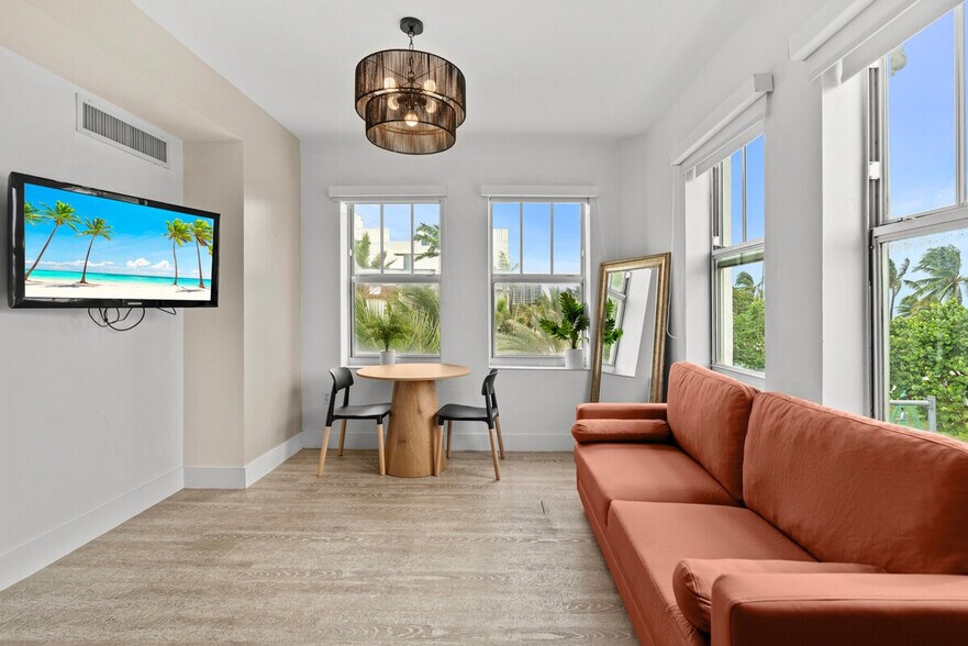 Building Photo - 1036 Ocean Dr