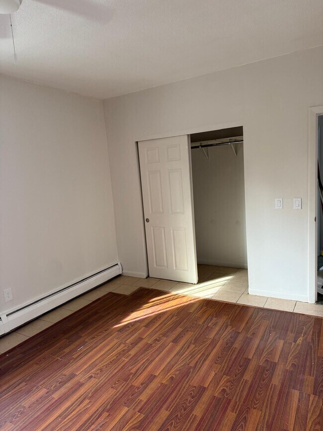 Building Photo - 94 Cowesett Ave