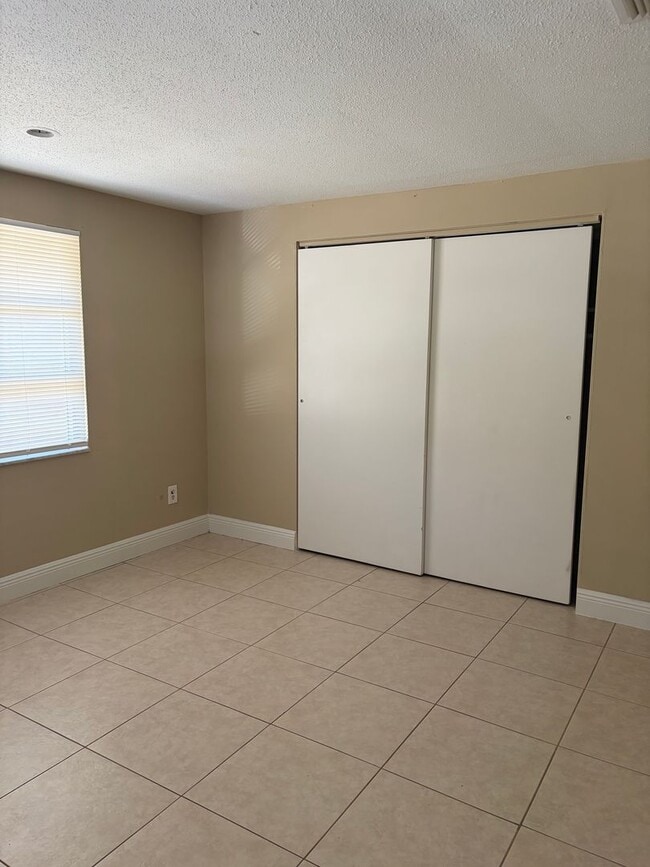 Building Photo - 3/2 on Corner lot in Altamonte Springs Available Now!