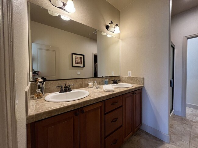 Building Photo - Charming 3 Bedroom Villebois Home with Loft, A/C, Designer Finishes and Community Pool!