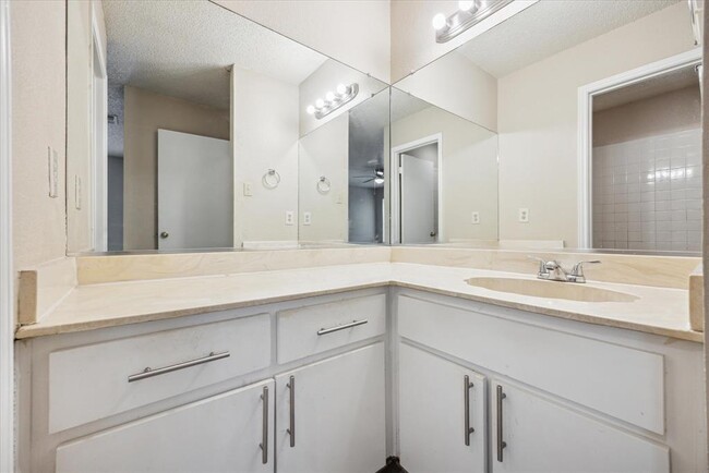 Building Photo - 2609 Alcott Ln