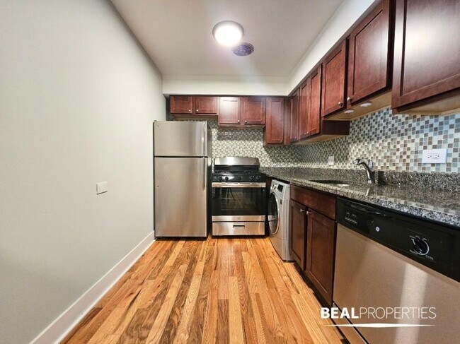 Building Photo - 1 bedroom in HIGHLAND PARK IL 60035