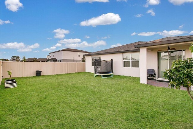 Building Photo - 527 Amadoras Wy